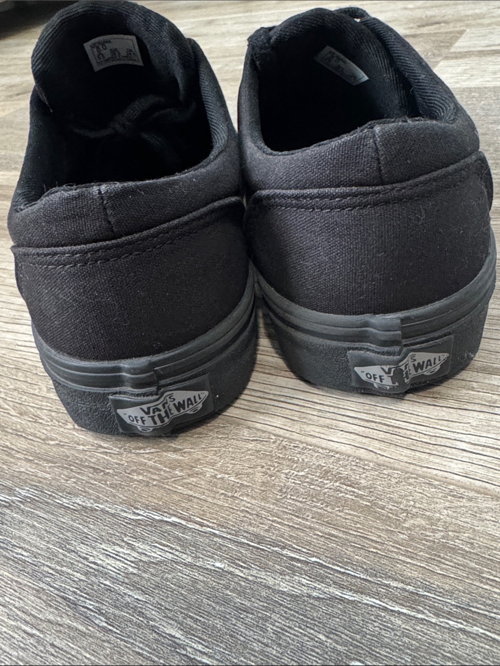 Vans Women's All-Black Classic Low-Top Canvas Sneakers Size 8 - Picture 5 of 8
